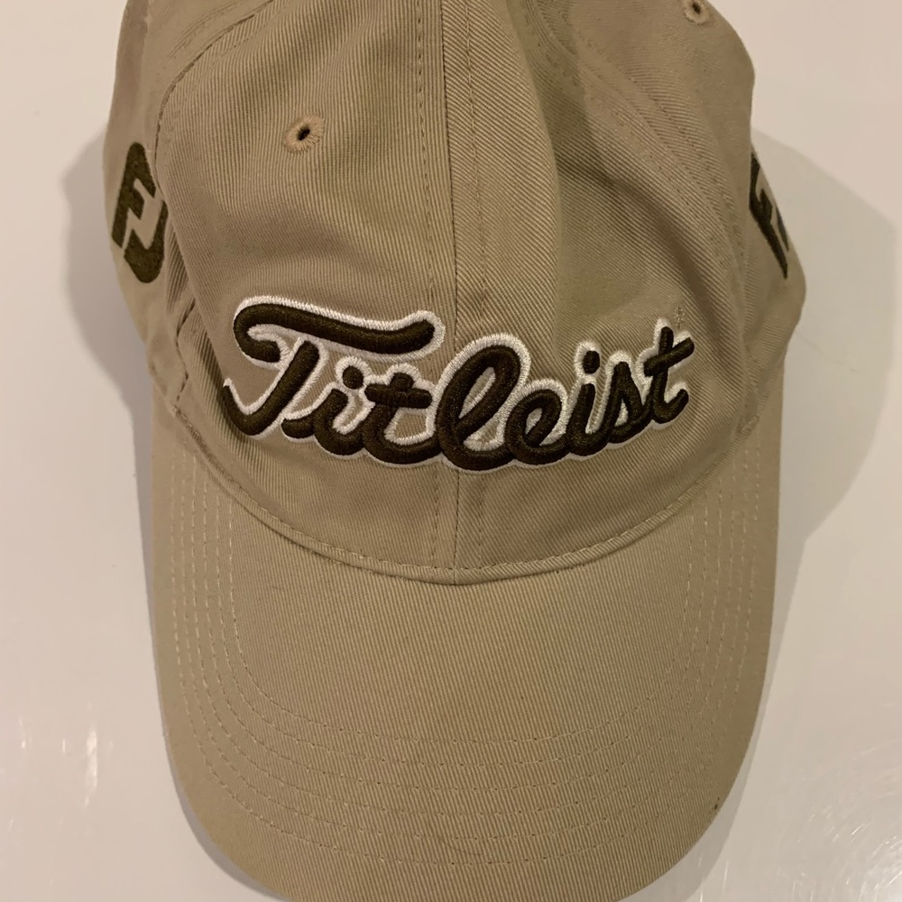 Titliest mens golf hat adjustable with-foot joy  logo.